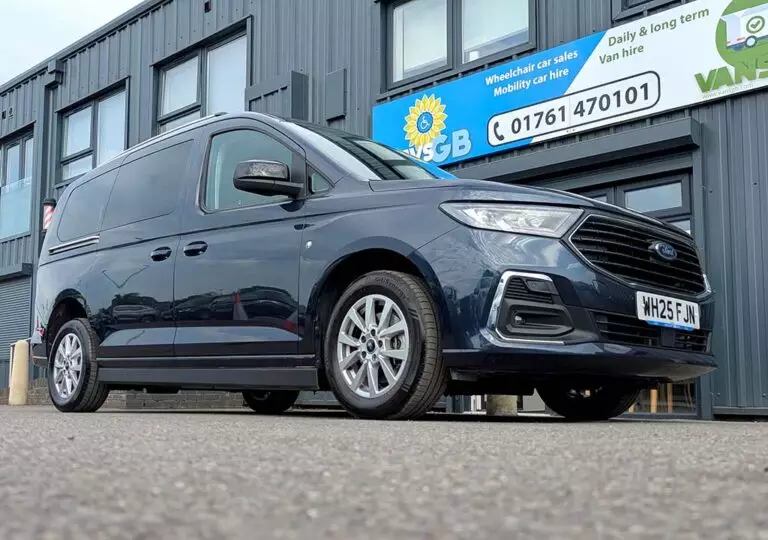 Ford Grand Tourneo Connect 1.5 Titanium Switch WAV