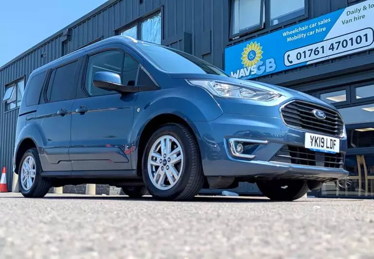 Ford Tourneo Connect 1.5 EcoBlue Titanium Up-Front WAV
